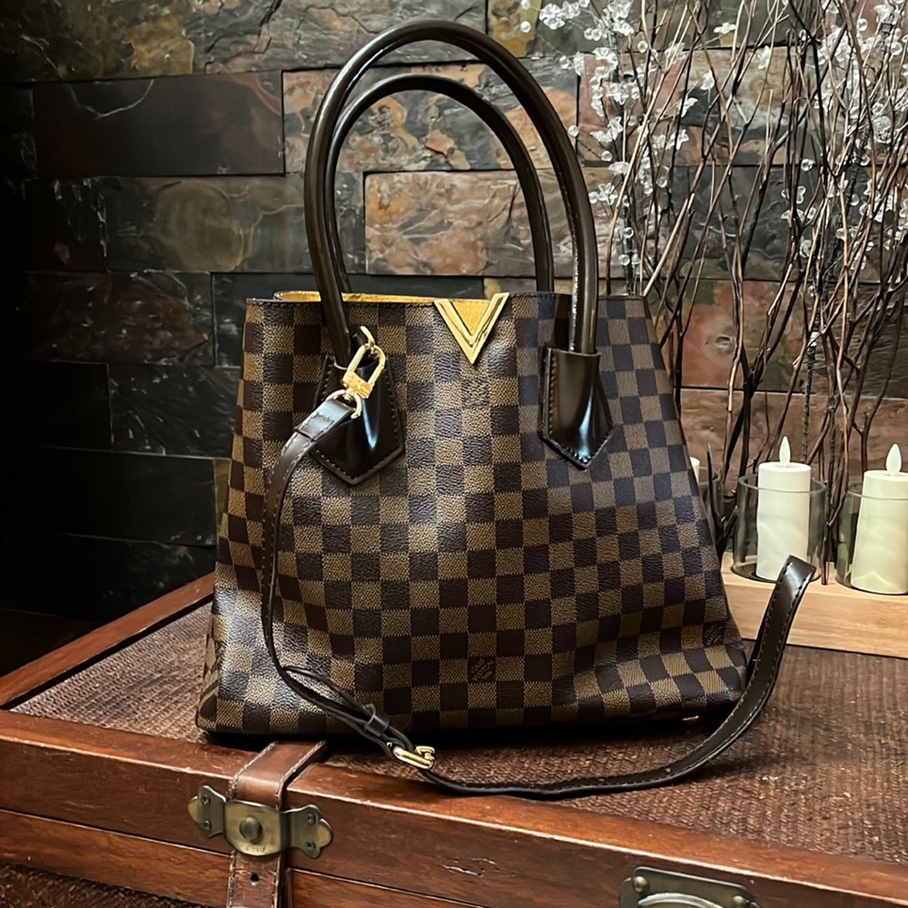 Louis Vuitton bag, not authentic